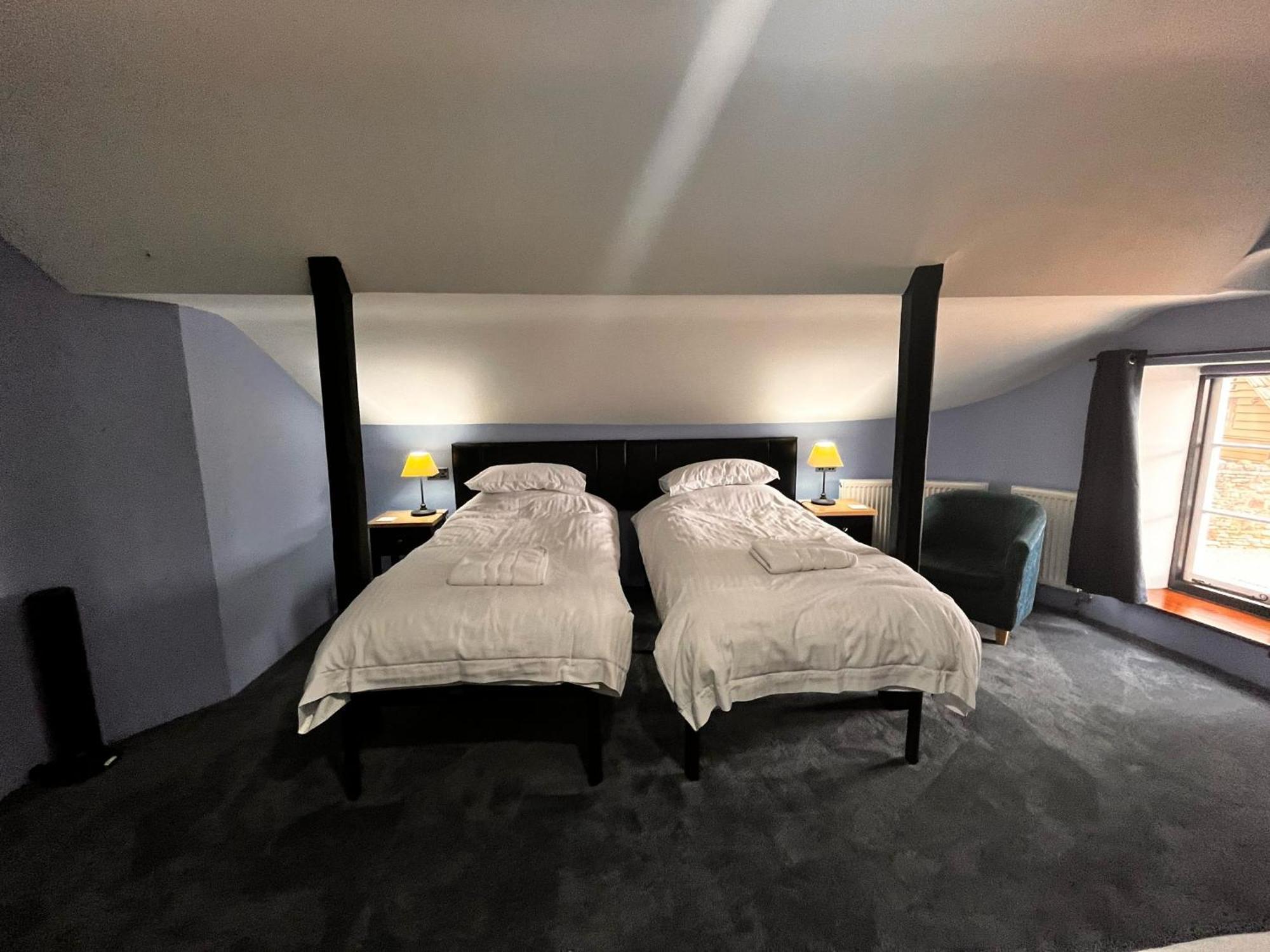 엑스브릿지 Old Manor House B&B 외부 사진